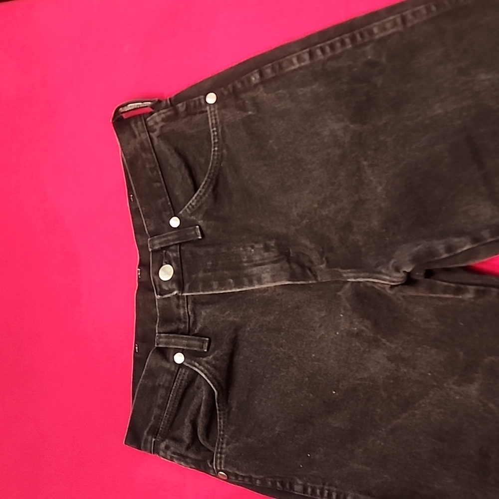 Silver edition Wrangler 29 x 30 men's black jeans.